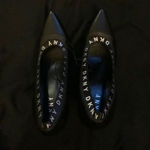 DKNY Pumps
